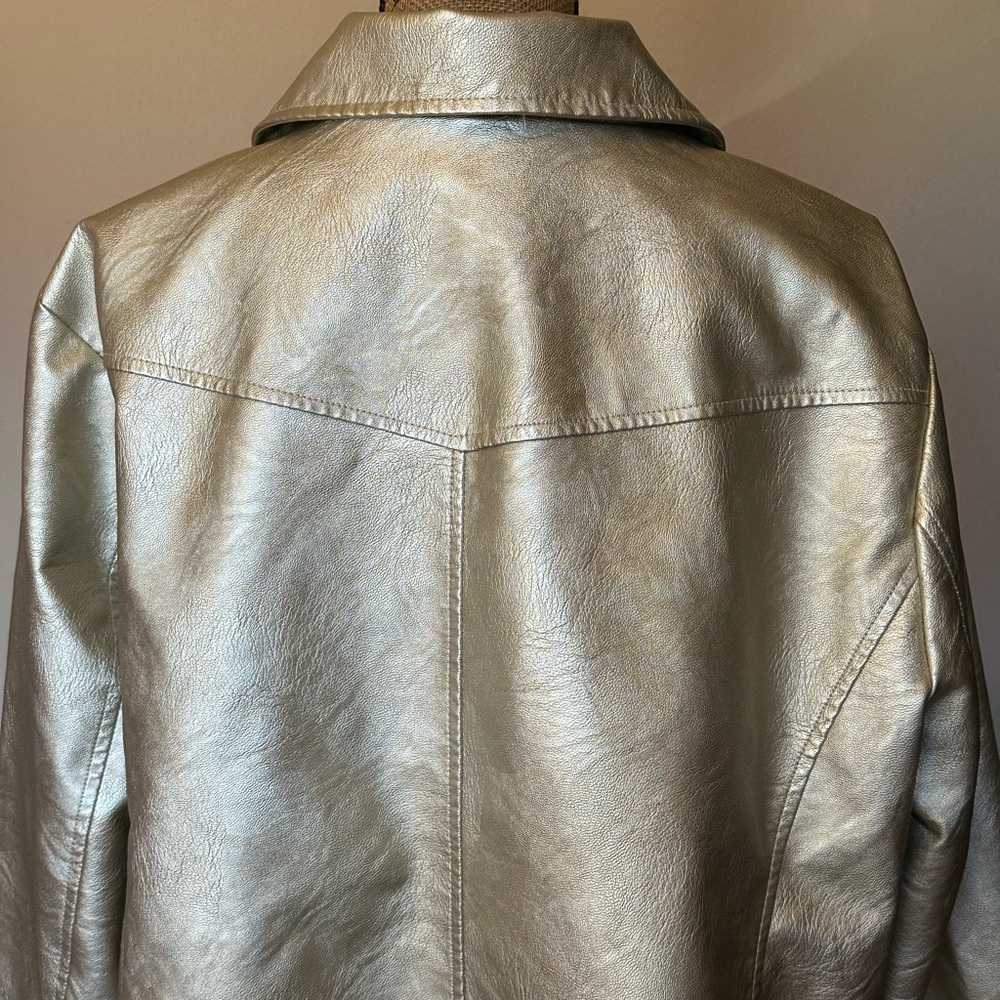 Stunning and chic gold jacket-New with tag! - Picture 3 of 3